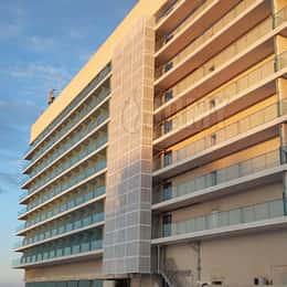 Caged staircase for evacuating a hotel