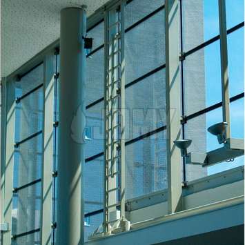 Escalera móvil interna para la limpieza y el mantenimiento de ventanas - Unidad de mantenimiento de edificios