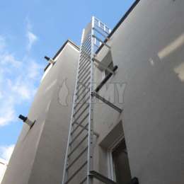 Antwerp ladder version, mounted at a distance from the facade, used for fire escape with the user's back facing the wall.