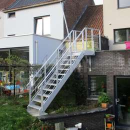 Outdoor stairs for roof terrace access