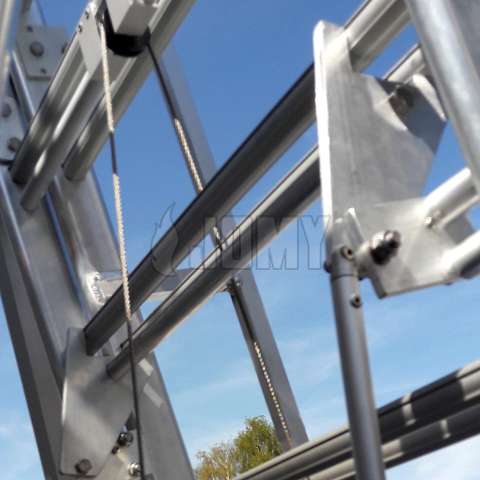 Locking mecanism used to secure the height of the access platform for truck trailers.